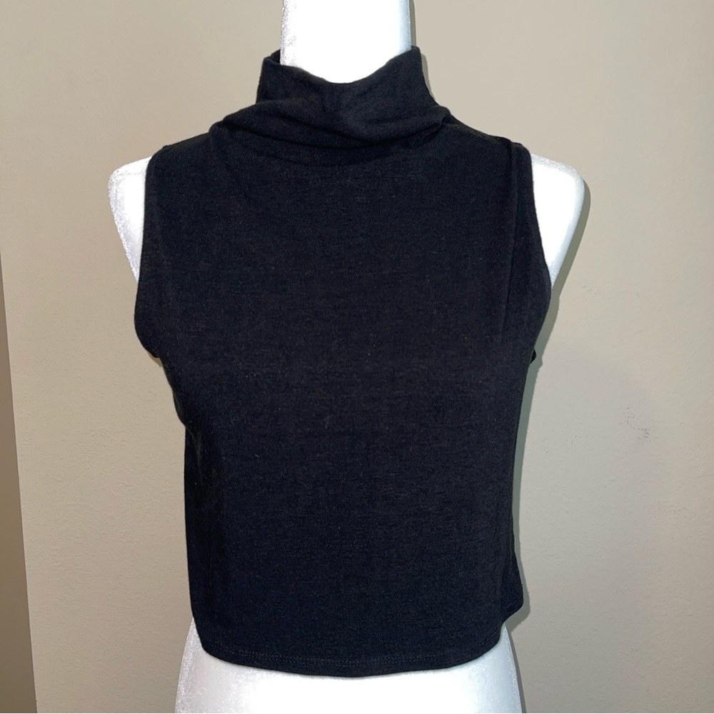 Black mock neck sleeveless crop top